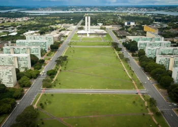 Brasil: 53 mil servidores ganham acima do teto do funcionalismo