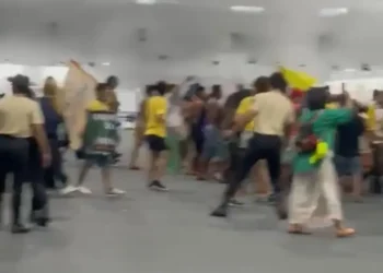 Protesto na COP30 gera tumulto e deixa homem ferido