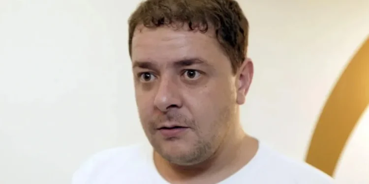 Na mira da Polícia Federal, Lulinha deixa o Brasil e retorna à Europa