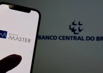 Caso Banco Master: influenciador diz ter contrato de três meses e recebeu R$ 7,8 mil por postagem inicial criticando o BC
