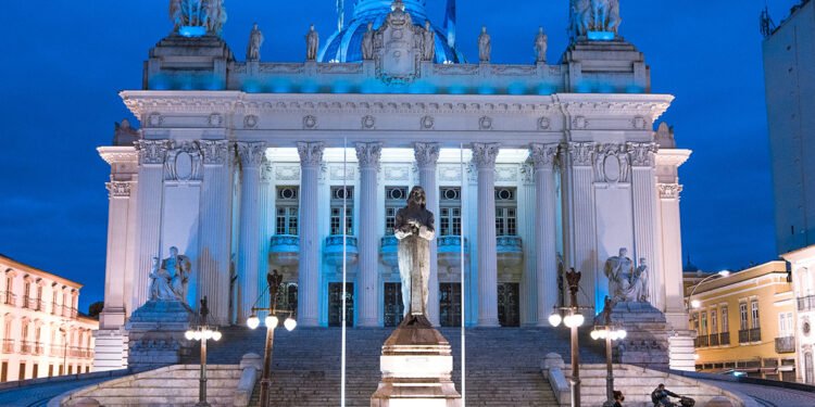 ALERJ promove  exoneração de mais de 180 servidores e a dispensa de outros 20 funcionários