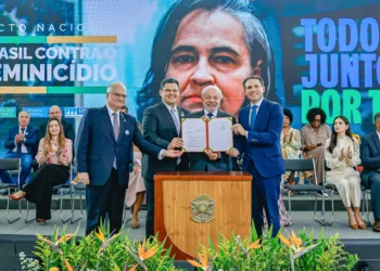 Governo Lula deixa ministra da Mulher fora de ato nacional contra o feminicídio