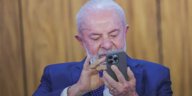 Lula sinaliza nova regulação digital às vésperas das eleições e fala em “soberania” online