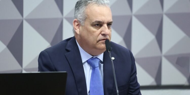 Relator da CPMI do INSS pede prisão de Lindbergh e Soraya após acusação durante sessão