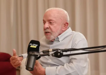 Lula diz que governo discute limitar a um o número de cartões de crédito por pessoa